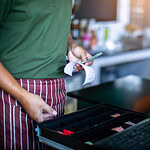 Kassensysteme im Vergleich: Einzelhandel vs. Gastronomie